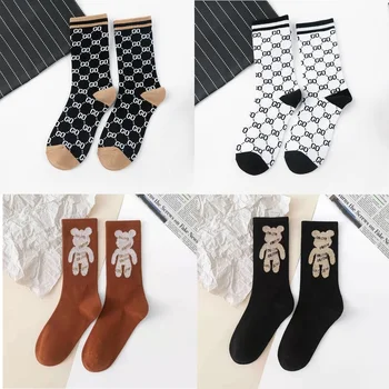 Есенни и Зимни Универсалните Модни Чорапи с Надпис GO Bear Средна Дължина За Жени